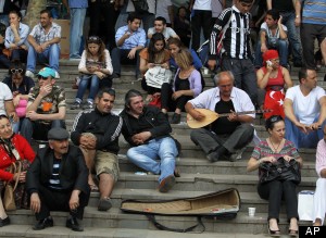 Turkish Protesters To Stay In Park Despite Erdogan Warning